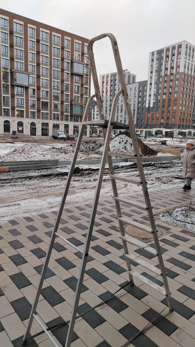 Продам стремянку