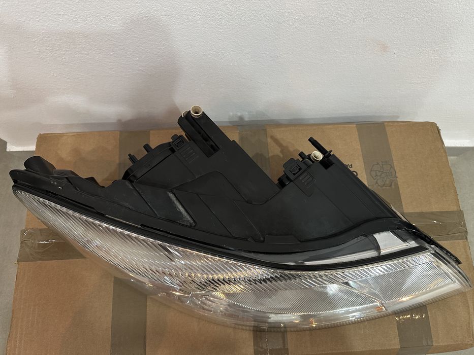 Far dreapta skoda octavia 2 fl facelift xenon adaptiv Europa