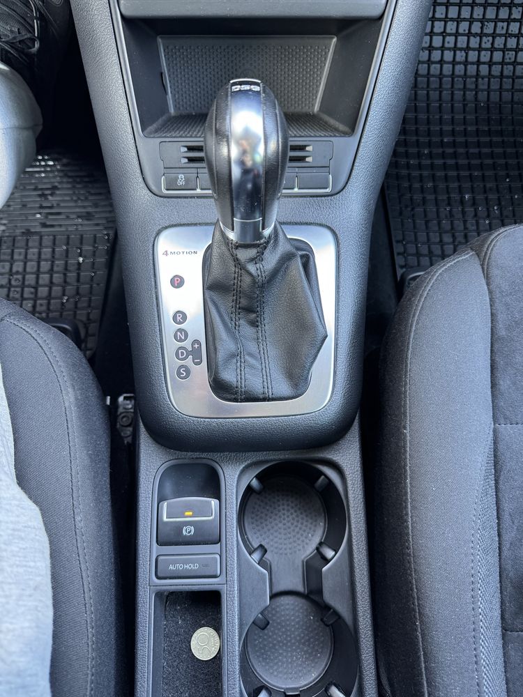 Продавам VW Tiguan 2.0 TDI 7 DSG