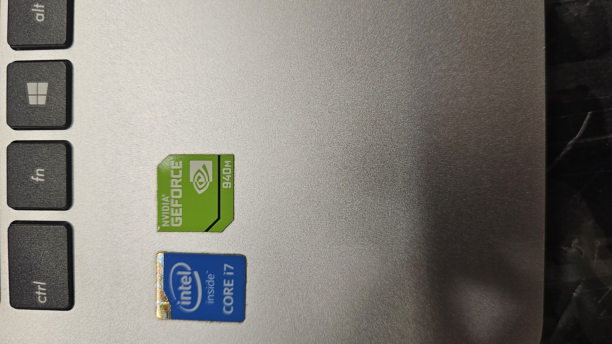 Лаптоп Asus K555L