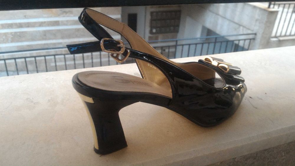 Елегантни, стилни и удобни сандали - лак!