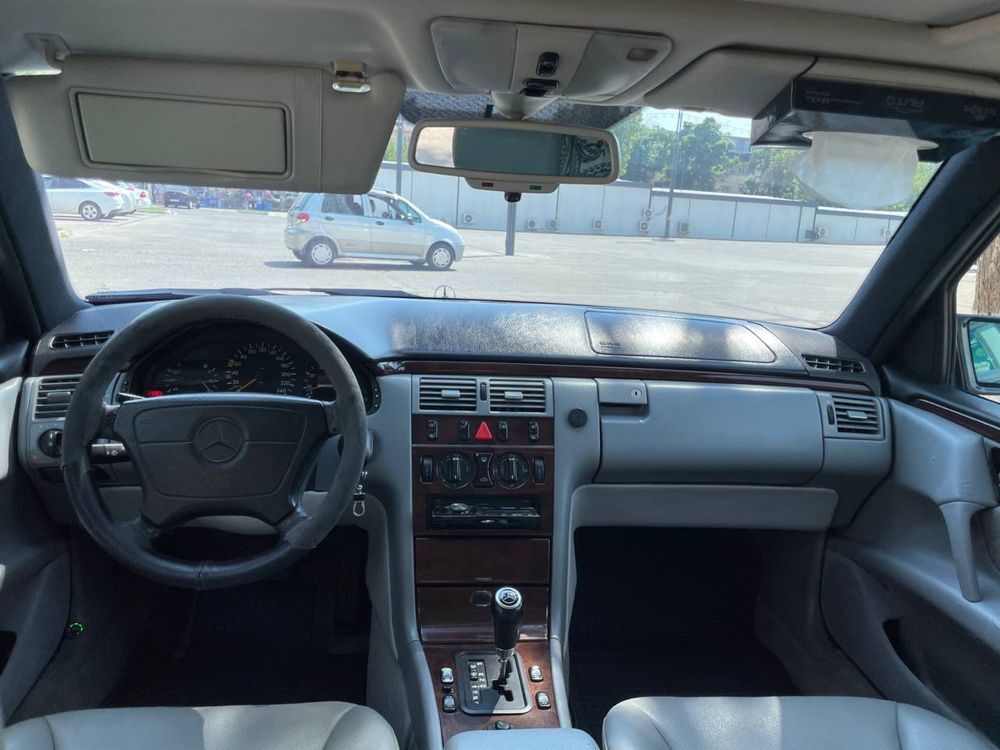 Mersedes Benz W210