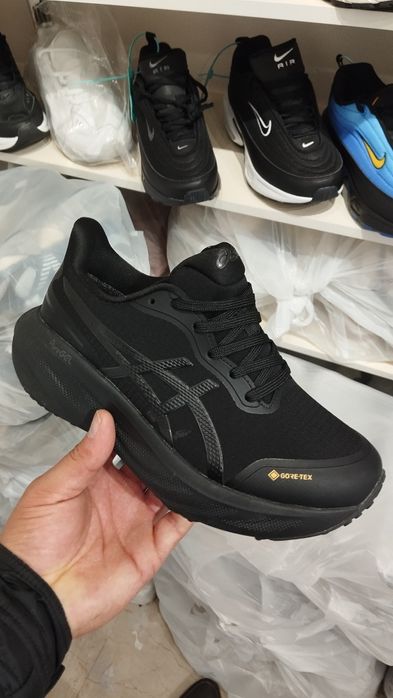 Zimniy krasovkalar barcha razmerlari bor yangi