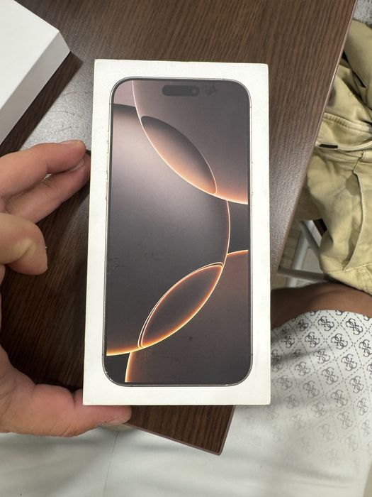 Vând iPhone 16 pro max