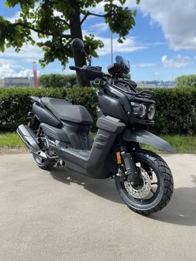 Skuter sotiladi tank