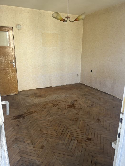 Продава се Четиристаен апартамент в Варна, Базар Левски - 98 кв.м за 1776 €/кв.м - Снимка #6