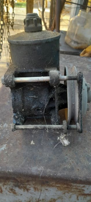 Гидроуселитель руля