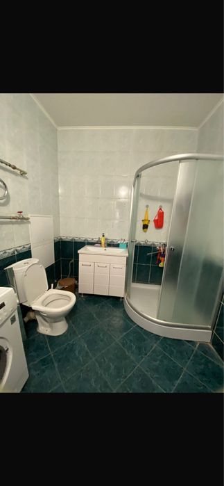 Подселение в 1 комнатную  квартиру  напротив ЕНУ (девушка)