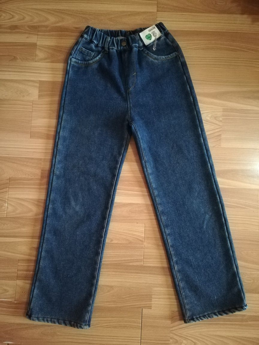Продам джинсы утеплённые 2000тг
