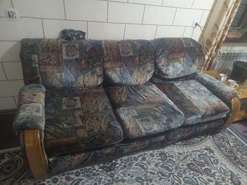 Диван б/у  продам