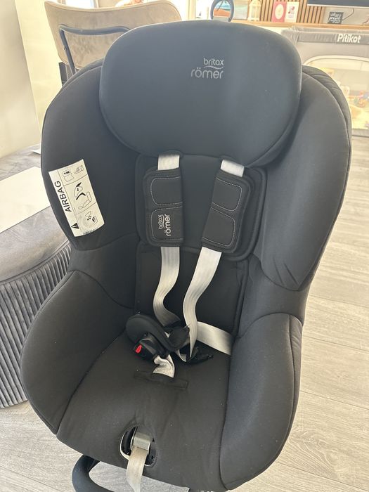 Britax Romer 360 grade cu isofix