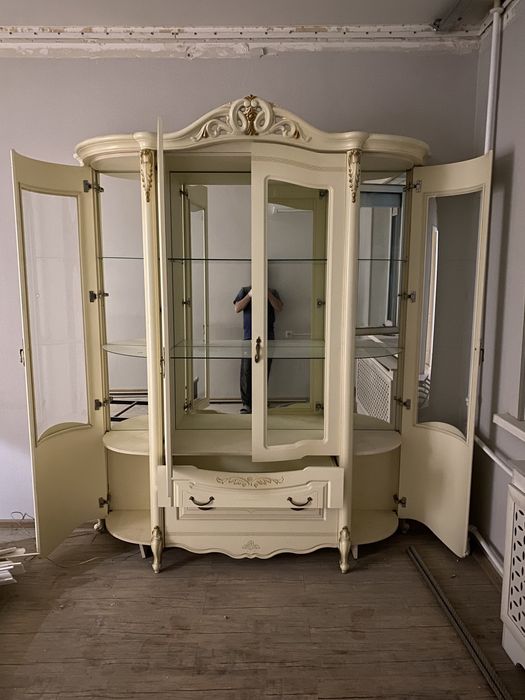 Стенка продам звоните