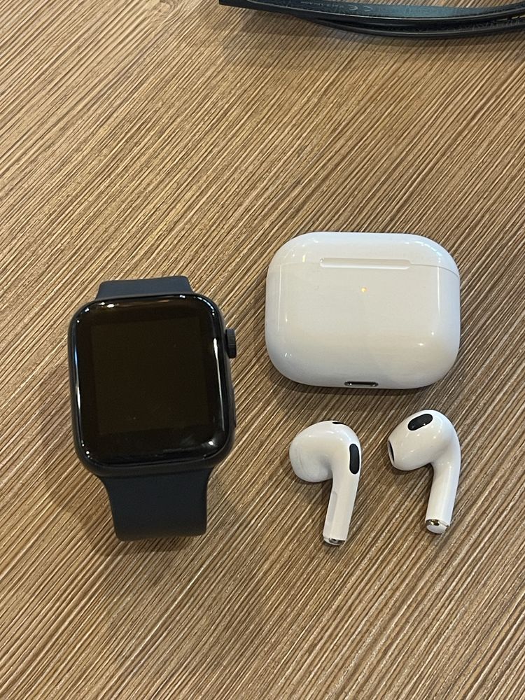 Apple Watch + AirPods 3