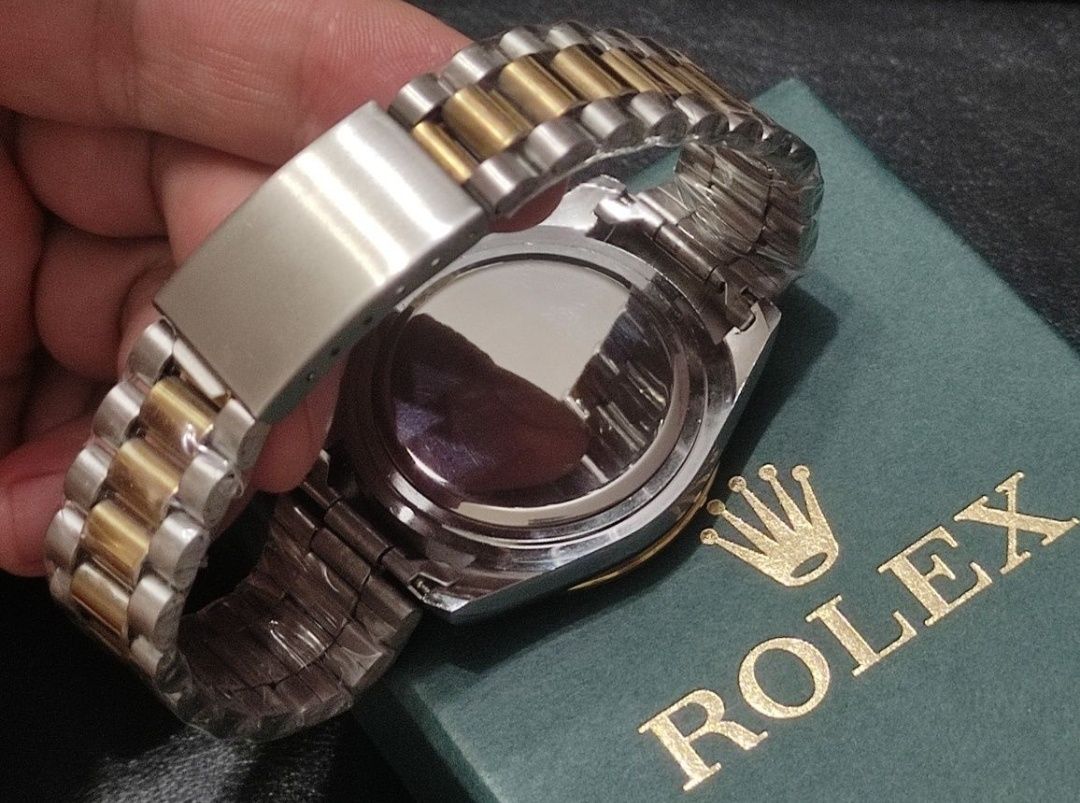 ROLEX Oyster Perpetual Date / Часовник / Swiss