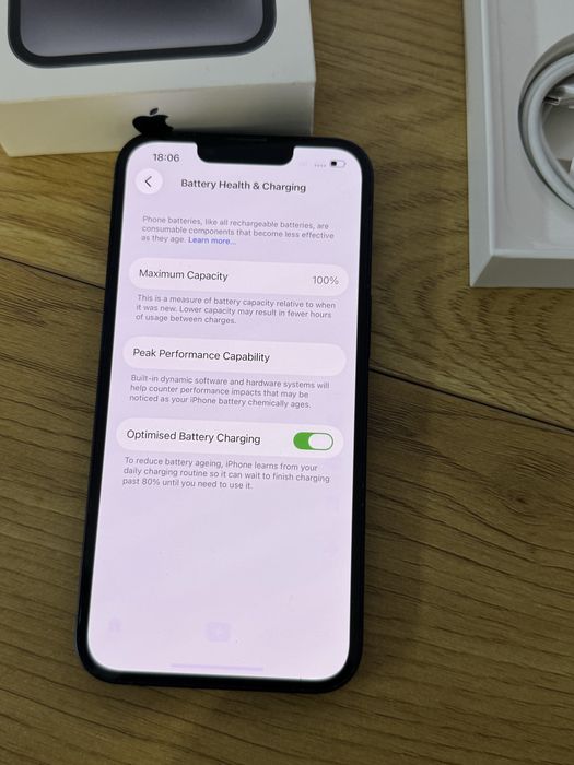 Бартер като нов iPhone 14 128gb 100% черен