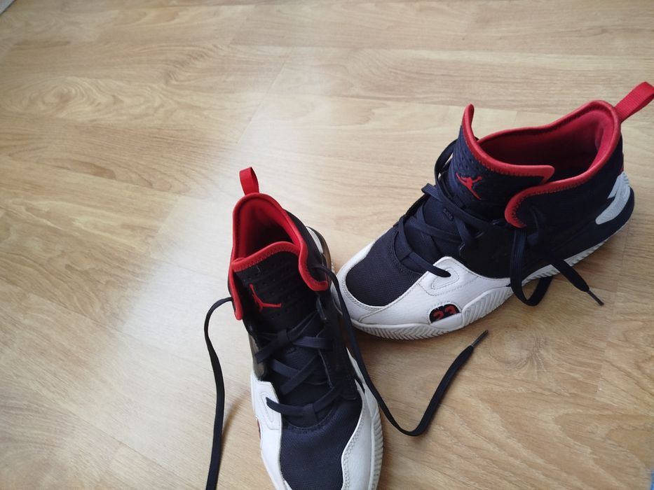 Vând Jordan Air max