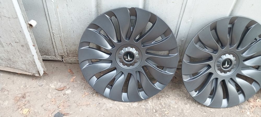 Capace janta tesla 52 cm