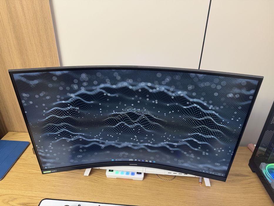 Монитор Samsung odyssey g7 32” 240 hz