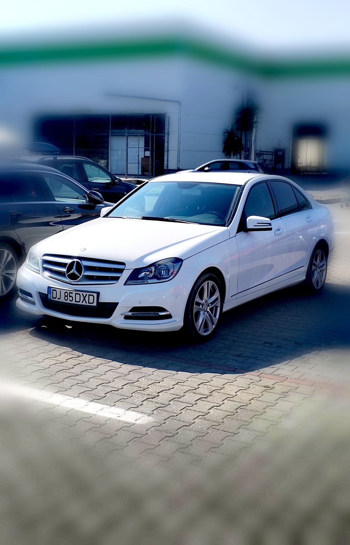 Vând Mercedes C 200