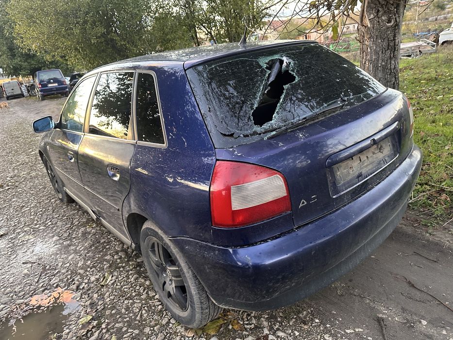 Ауди а3 8л 1.6 може цяло може и на части