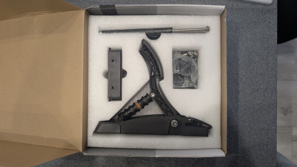 Set Volan + 3 pedale Fanatec CSL Elite