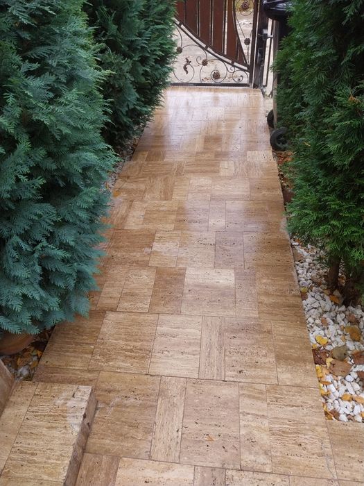 Montaj pavaje borduri rigole piatra travertin județul Iași