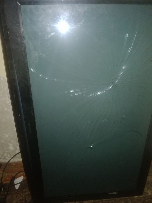 Продам телевизор Panasonic на запчасти