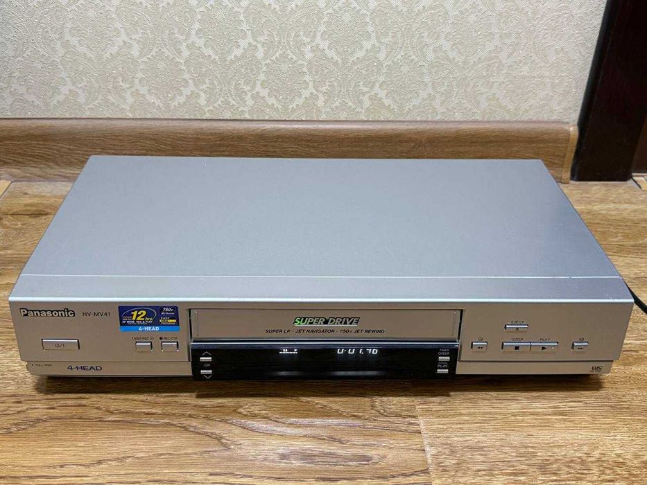 Видеомагнитофон Panasonic NV-MV41  4-Head