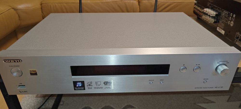 Усилвател ONKYO A-9050 + Мрежово устройство/стриймър Onkyo NS-6130