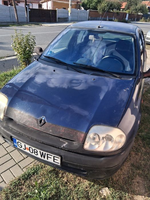 Vând Renault Clio
