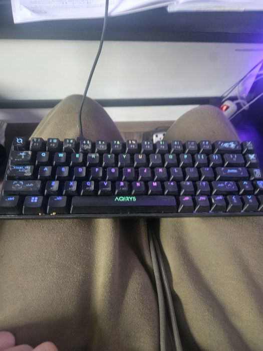 Tastatura aqirys mira