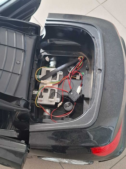 Акомулаторна детска кола