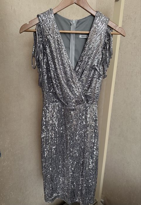 Продам платье женское