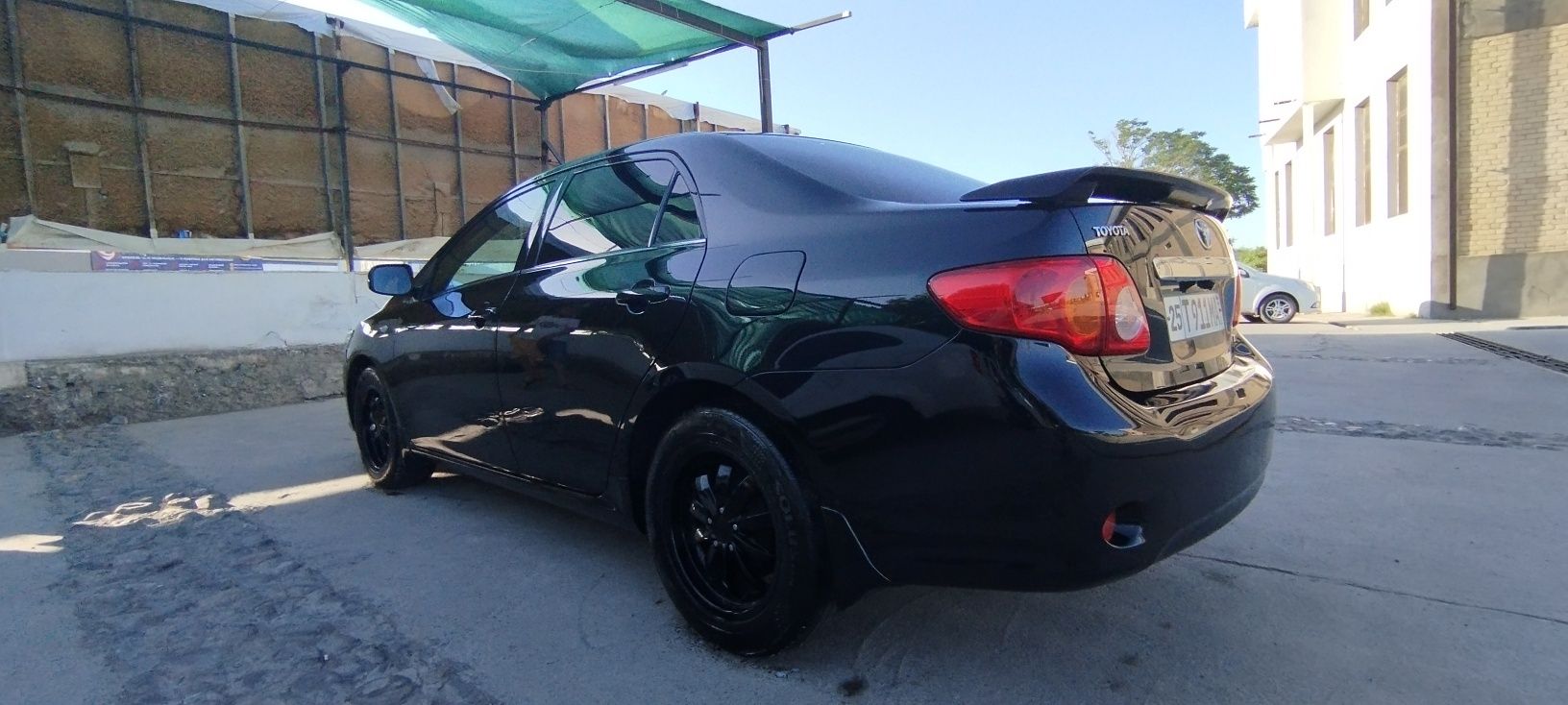 Toyota corolla сотлади