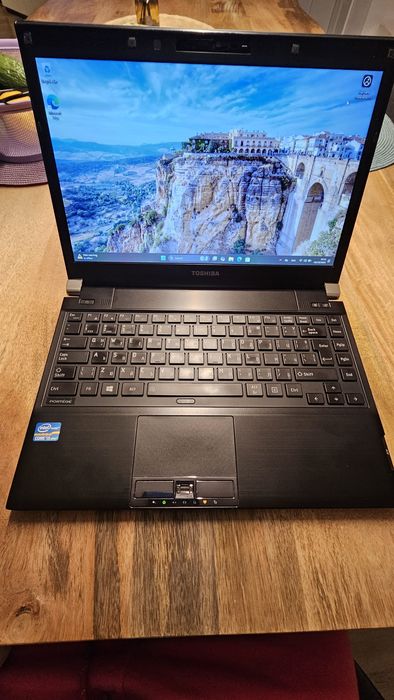 Лаптоп Toshiba Portege R930
