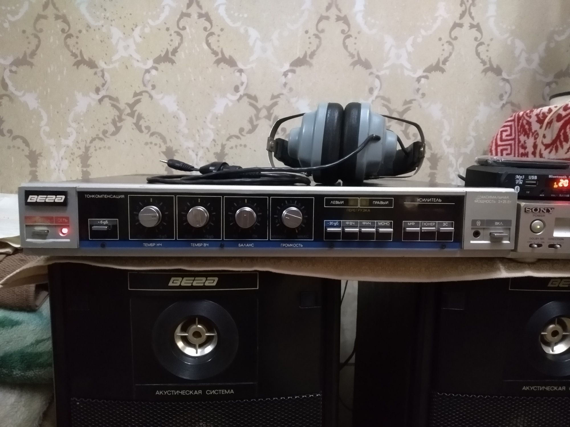 Колонки. Усилитель Вега. МП3 модуль. Магнитофон-приставка SONY-TX313.