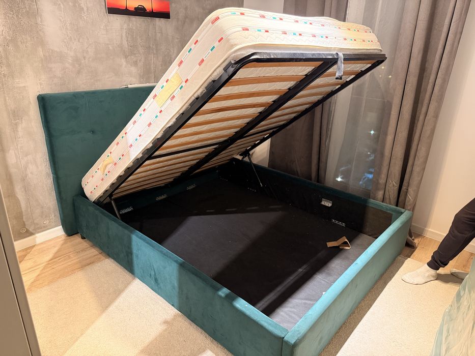 Pat 160x200 cu SALTEA, somiera rabatabila aproape nou, Verde catifea