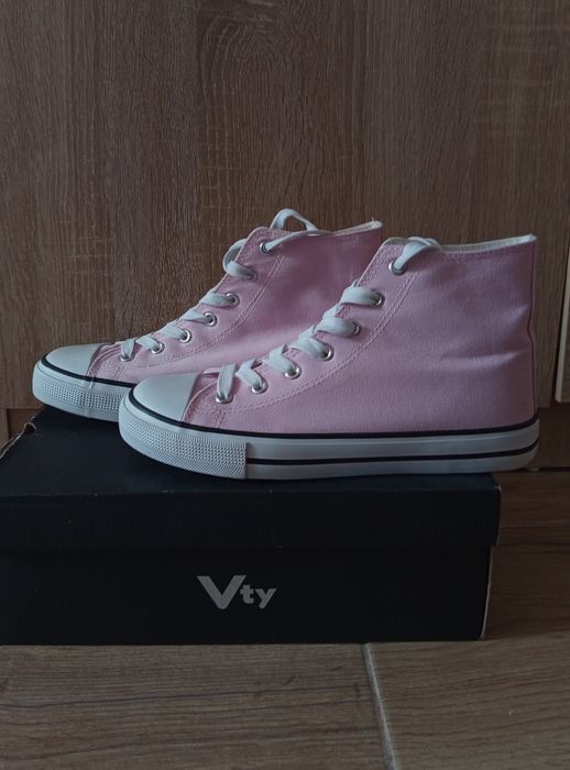 Дамски високи платнени кецове НОВО