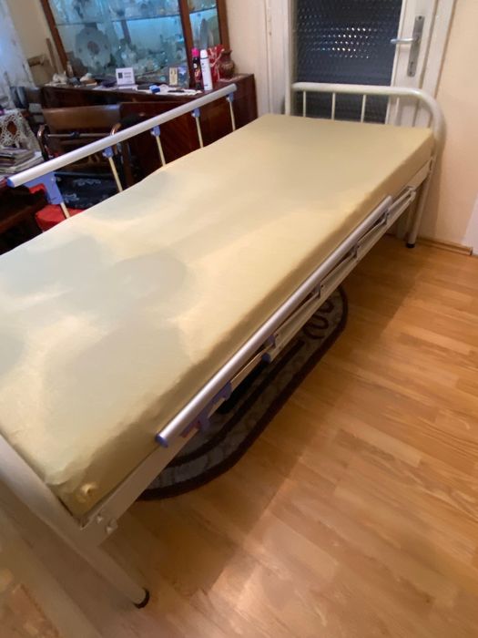 Vând pat bolnavi nou cu saltea antiescara nouă