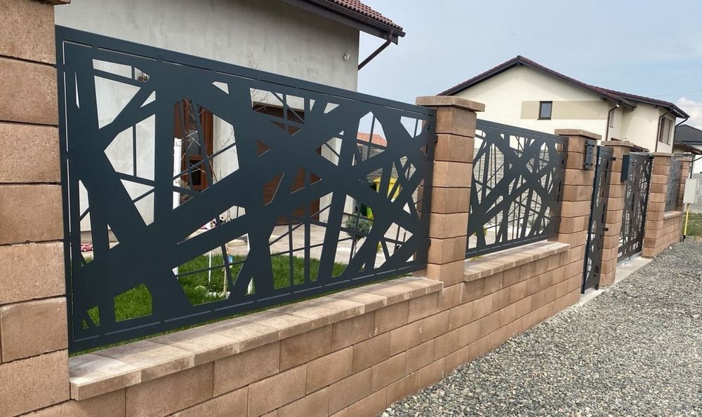 Construim garduri si porti din sipca metalica, panouri stil jaluzele,
