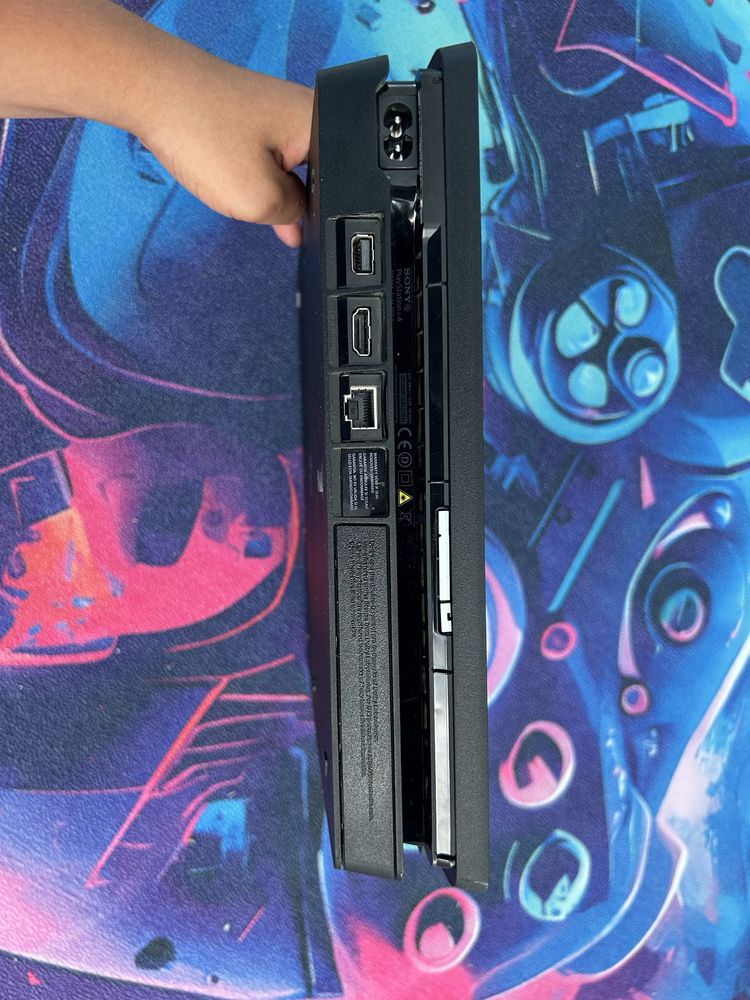 Продавам PlayStation4