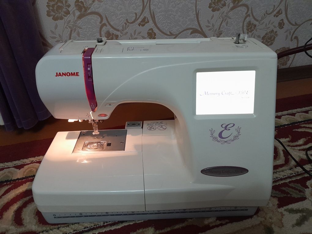 Вышевальную машину Janome memory craft 350e