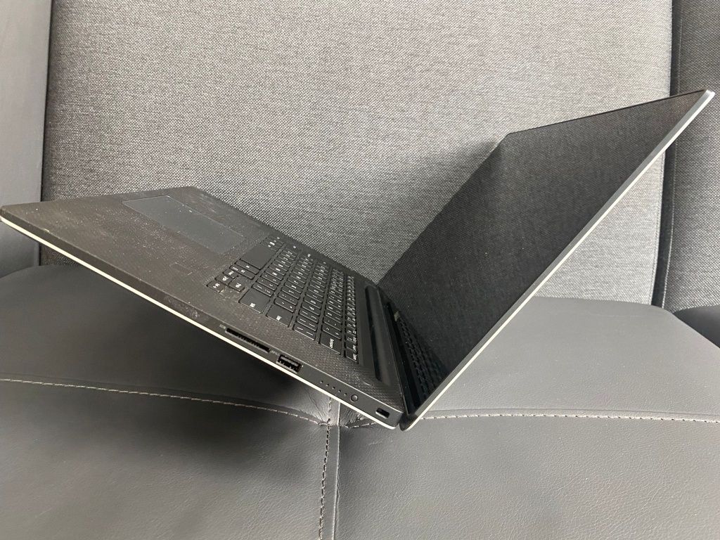 Laptop Dell XPS 9560 4K 32G GTX 1050 1TB NVME