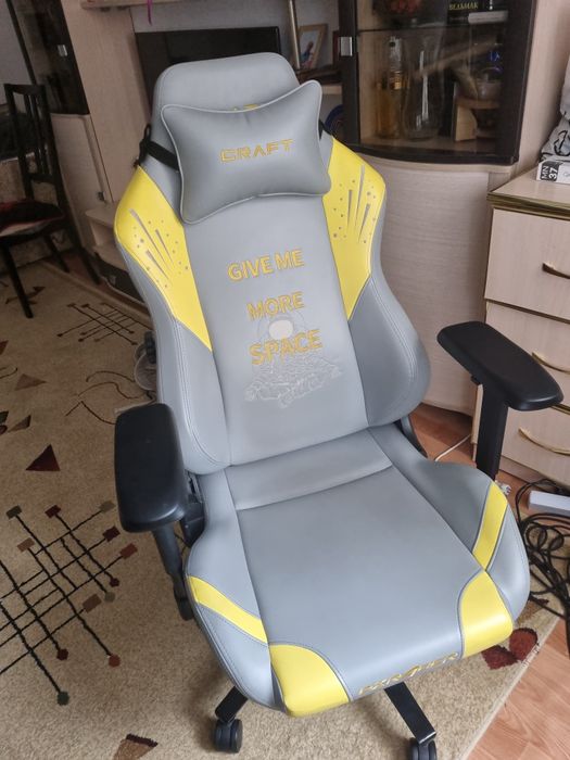 Игровое кресло DXRacer