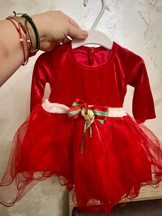 Rochița fetița de 6-9 luni de Crăciun toate 3 buc