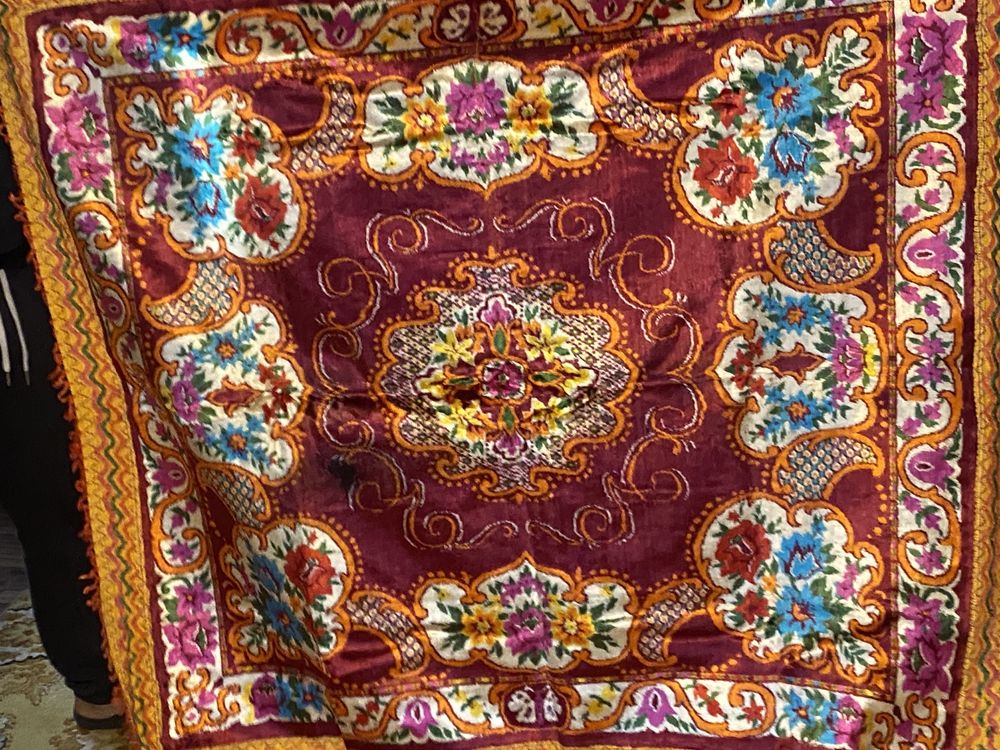 Set carpeta persana (cuvertura si fata de masa mica originala anii 80)