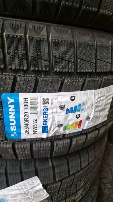 265 40 20 Sunny 4 anvelope iarna noi