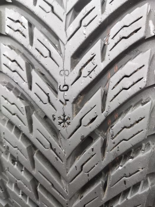 1бр. всесезонна гума 185/65/15 Nokian Season proof 
dot4520
7.9mm
Мног