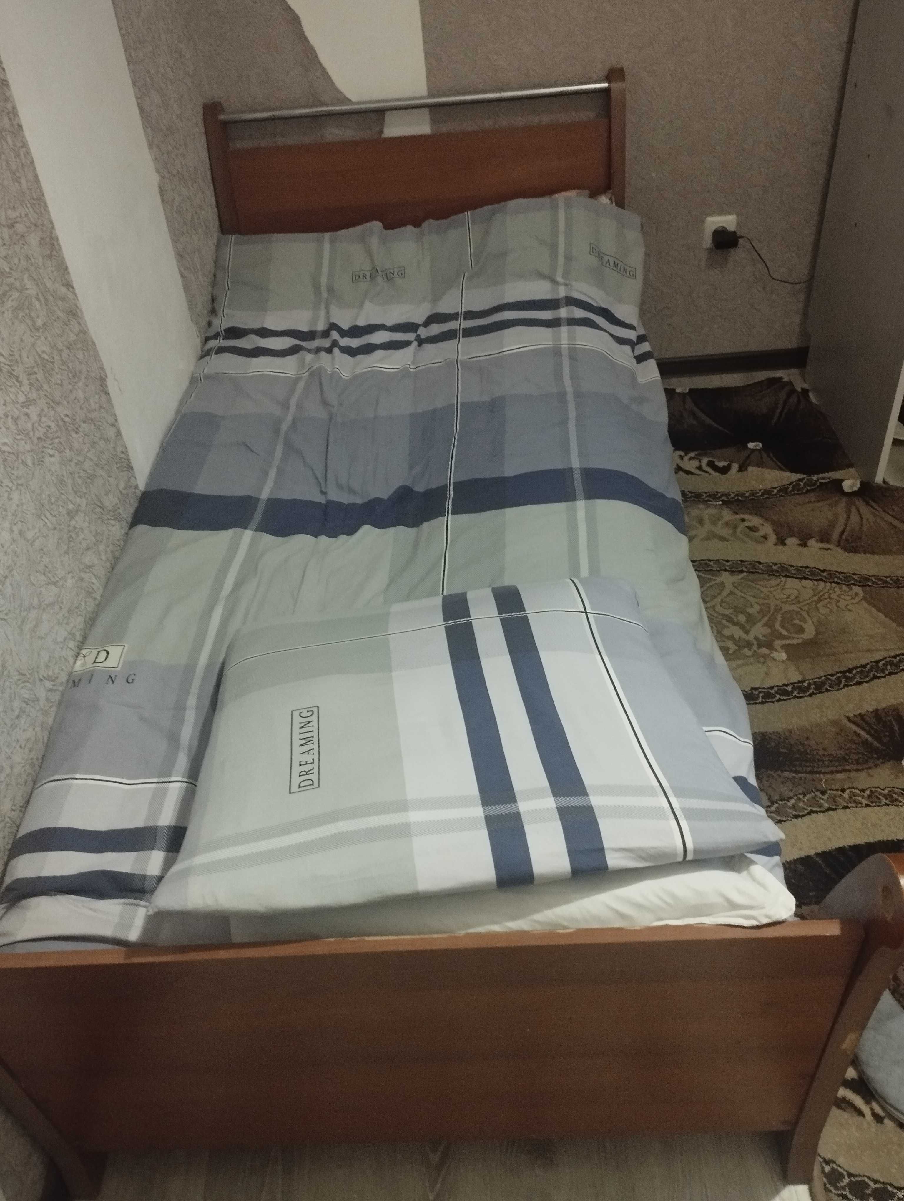 Karavat sotiladi
