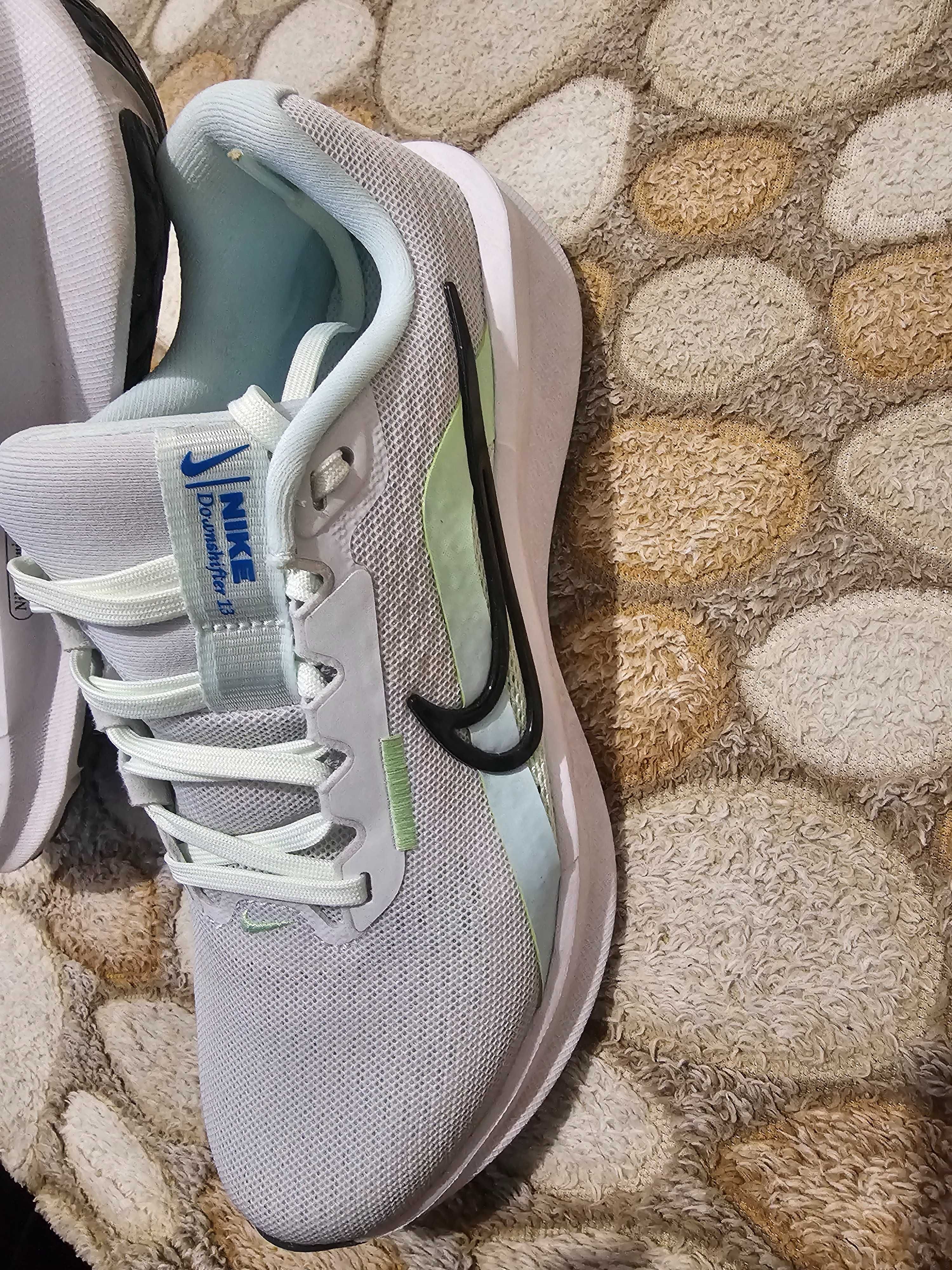 Оригинални дамски маратонки Nike
